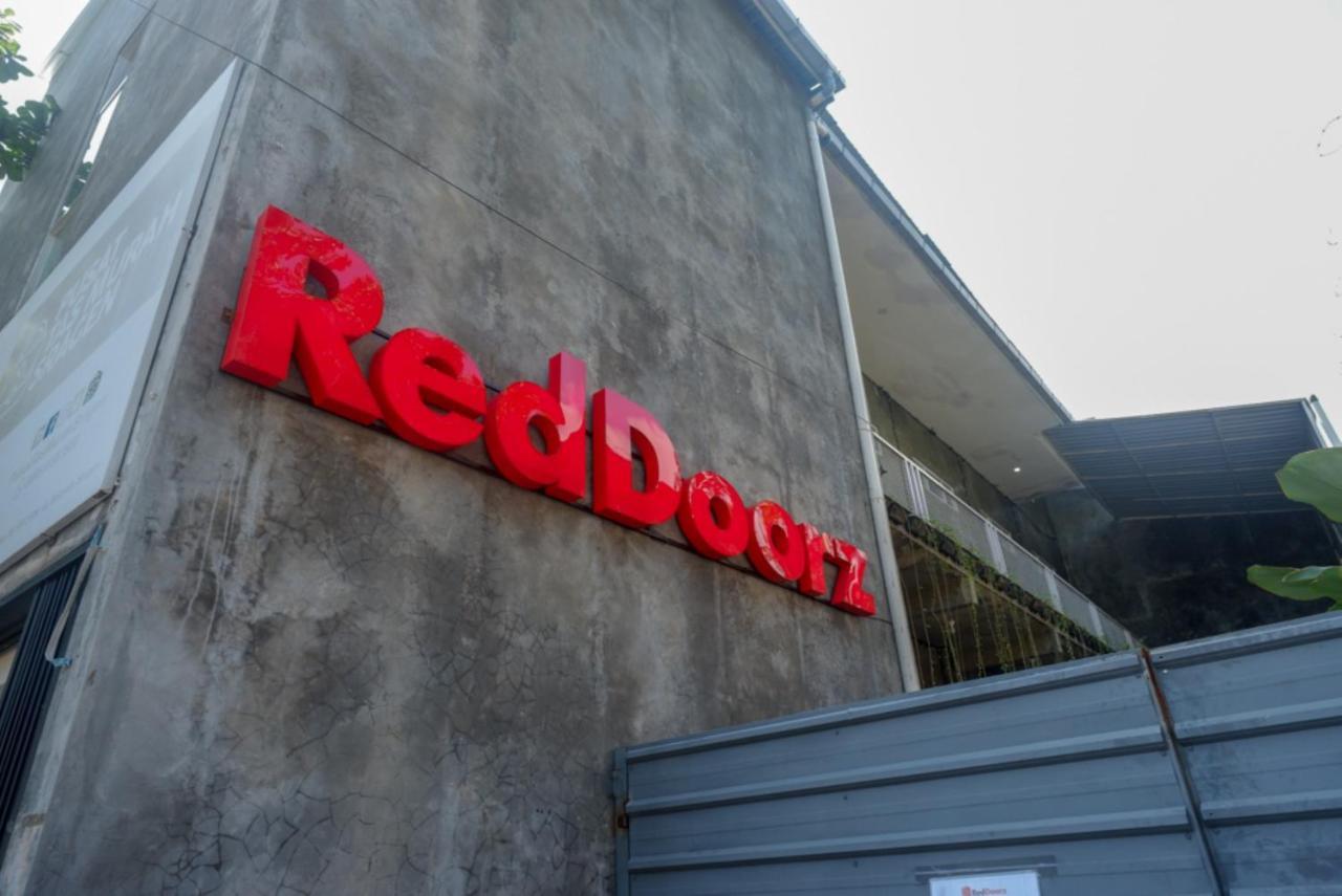 Reddoorz Near Jumbo Mall Sragen Eksteriør bilde